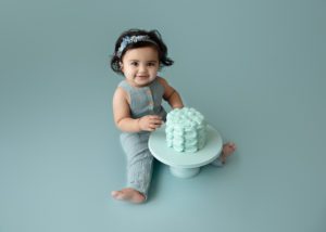 Kerry Goodwin Photography 1 year old cake smash session
